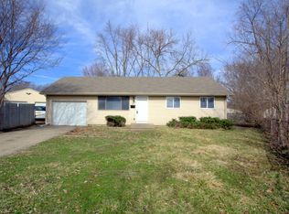 4 Rainbow Ct, Urbana, IL 61802