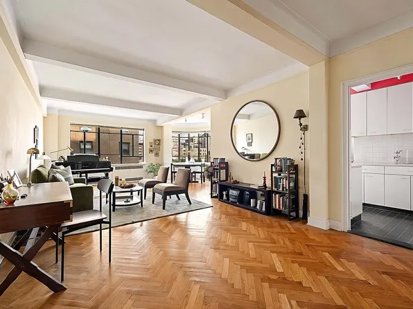 140 Riverside Dr #8N, New York, NY 10024