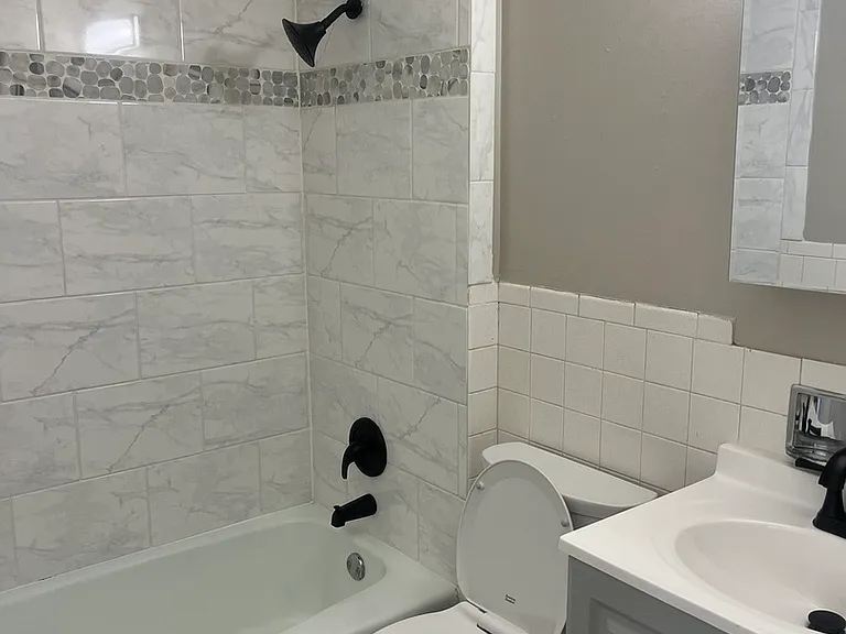 8112 W Marion St #2W — Photo 7