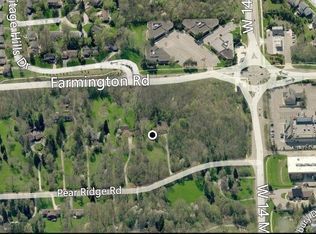 31075 Pear Ridge Rd, Farmington Hills, MI 48334