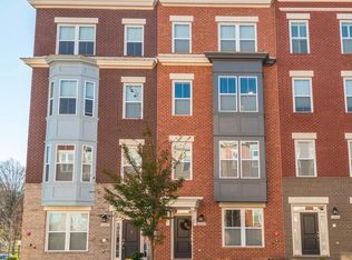 11689 Sunrise Square Pl, Reston, VA 20191