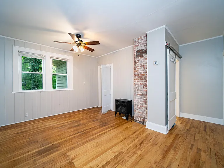 24 Robindale Ave #2 — Photo 10