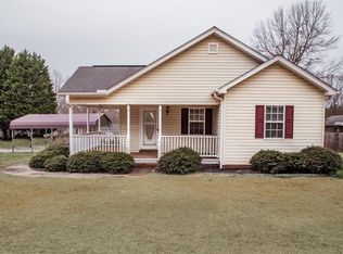 102 Chedfrey Lar Dr, Easley, SC 29642