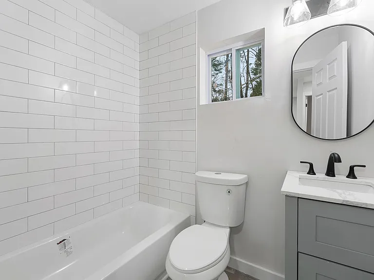 2425 Clarissa Dr NW — Photo 10