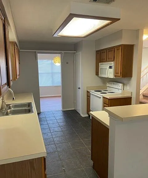 7304 Potters Trl — Photo 7
