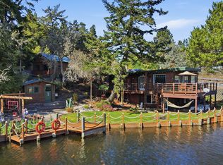 73028 Crannog Rd, North Bend, OR 97459