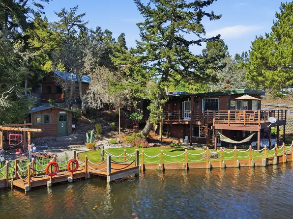 73028 Crannog Rd, North Bend, OR 97459