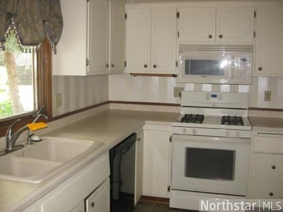 5th image of 1400 Woodhill Ct