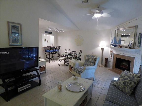 2nd image of 96 Mathews Dr APT 82