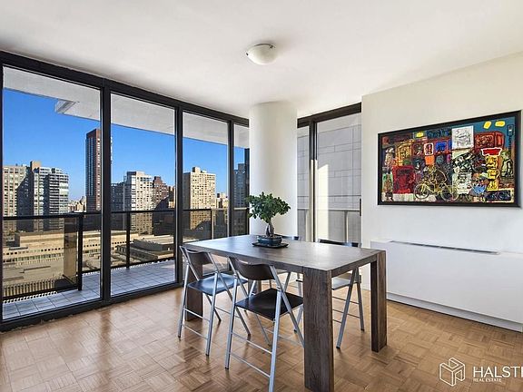 3rd image of 161 W 61st St APT 22F