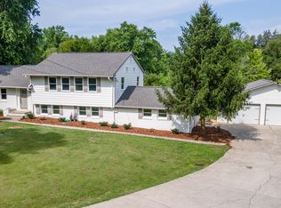 9209 Burchfield Dr, Oak Ridge, TN 37830