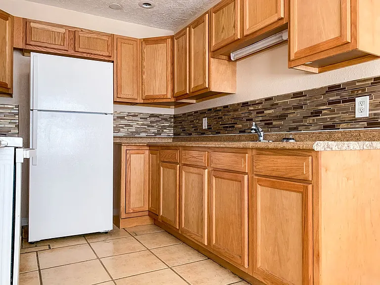 Desert Park Apartments — Photo 7