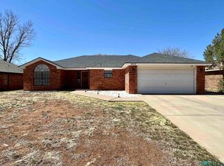 2422 Howard Cowper Dr, Clovis, NM 88101