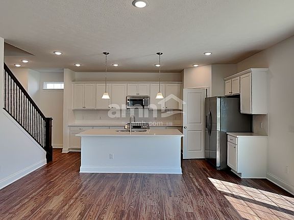 3rd image of 8444 Northpoint Dr