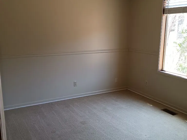 708 Highland Dr — Photo 27