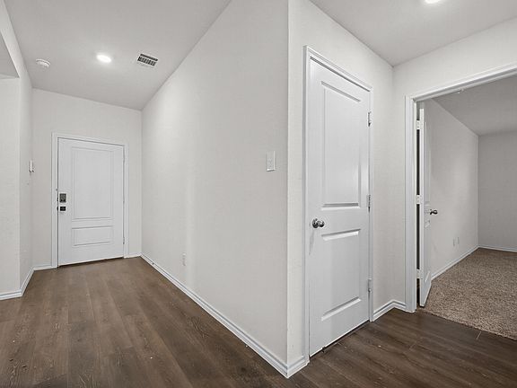 3rd image of 1208 Fieldstone Ct