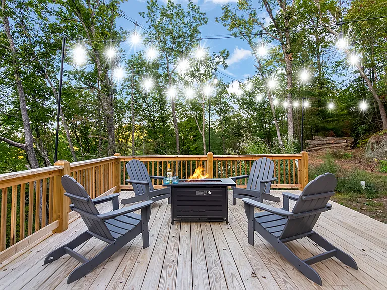 914 Hickory Dr — Photo 4