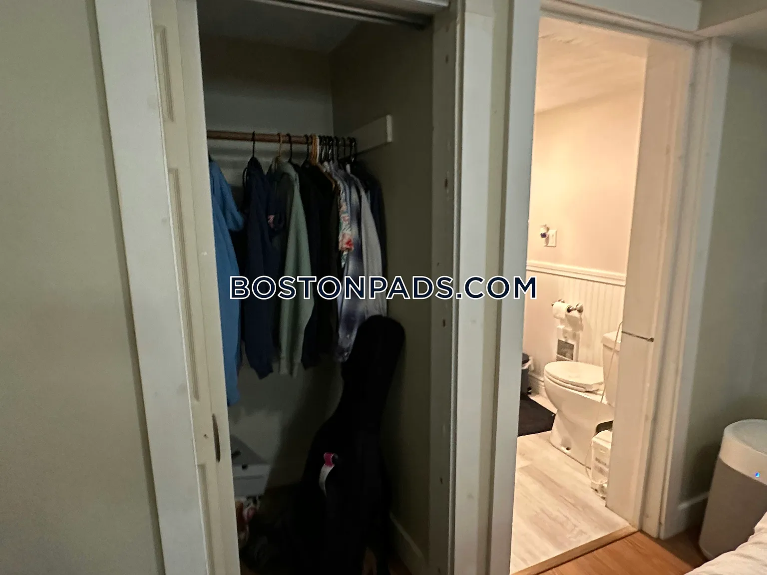 6 bed, 2.5 bath, 9999 sqft, $6,300 — Photo 3