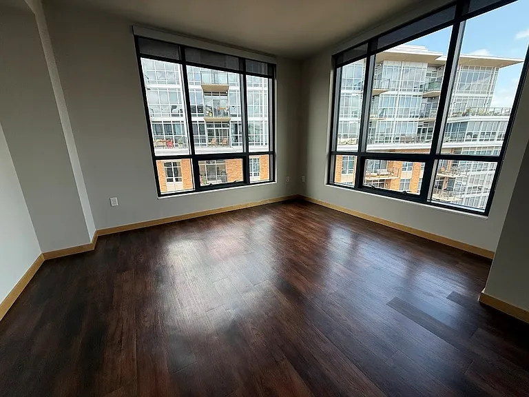 Venture Luxury High Rise — Photo 64