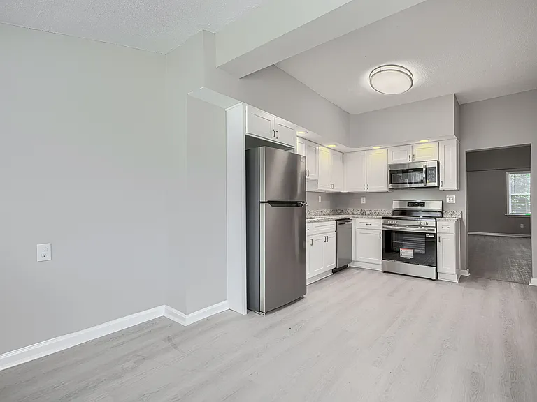 614 Savage St — Photo 6