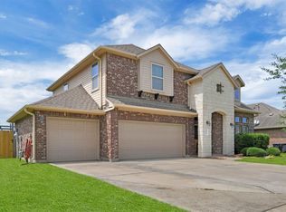 11927 Eagle Ridge Dr, Mont Belvieu, TX 77535