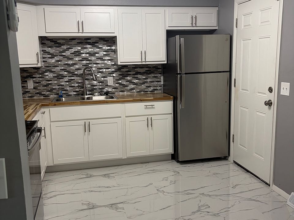1st image of 3008 Aquadale Ln