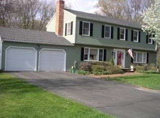 6 Thomas Cir, Sandy Hook, CT 06482