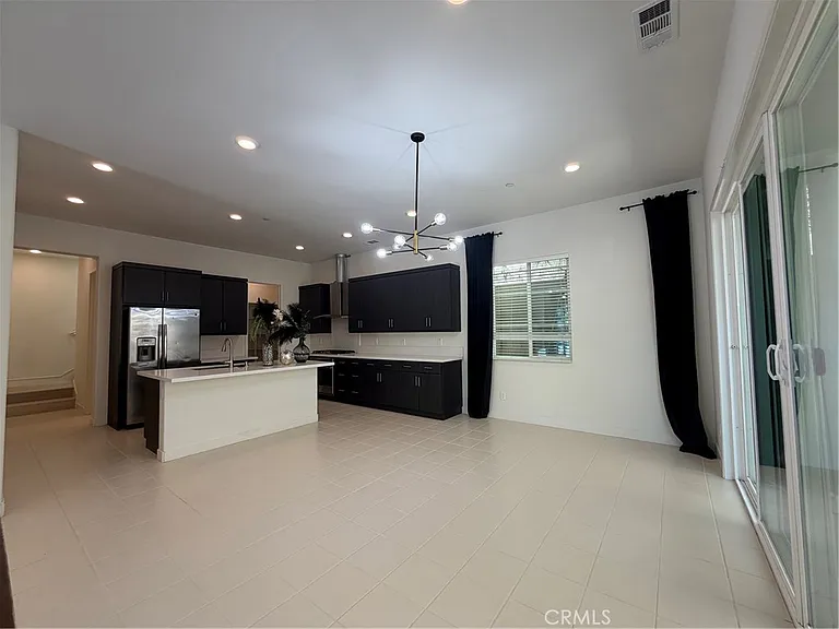 802 Beacon — Photo 12