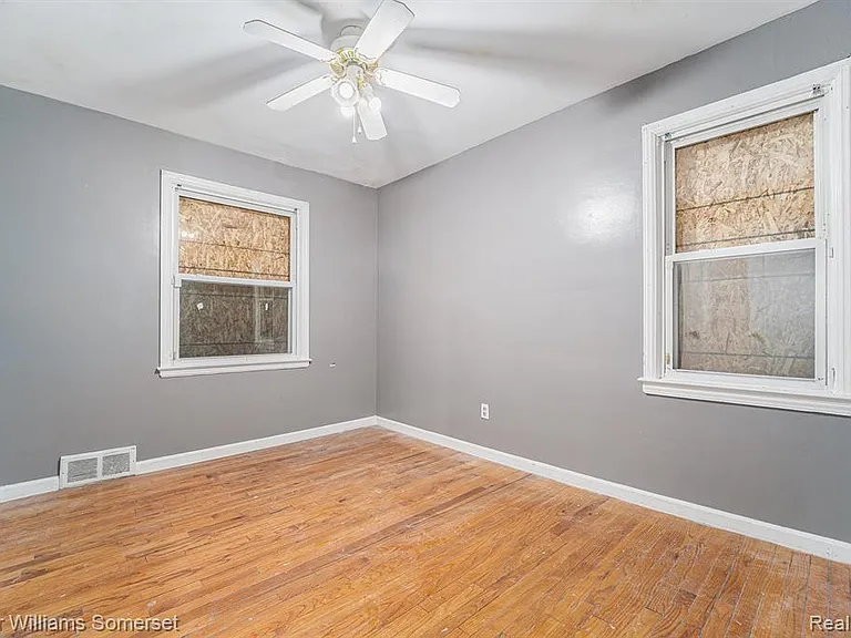 6306 Farmbrook St — Photo 7