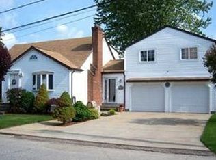 30 E View Ave, Cranston, RI 02920