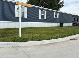 2050 Four Seasons Dr #77, Ankeny, IA 50021