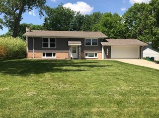 746 W Shore Dr, Worthington, MN 56187