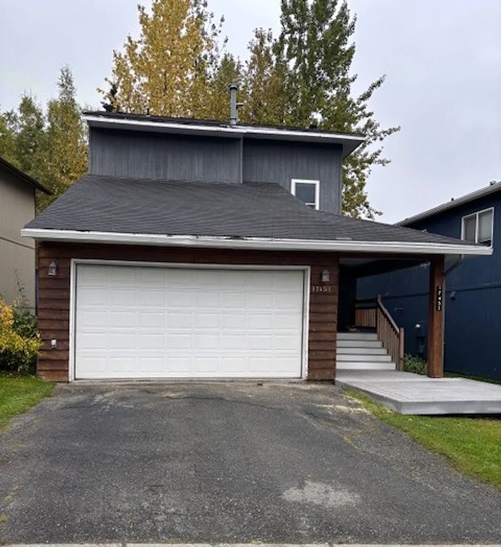 Cozy 3 Bedroom, 2.5 Bath Home in Eagle River — Photo 1