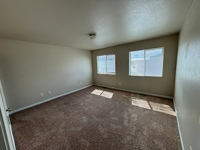 3227 Bantam Ave — Photo 9