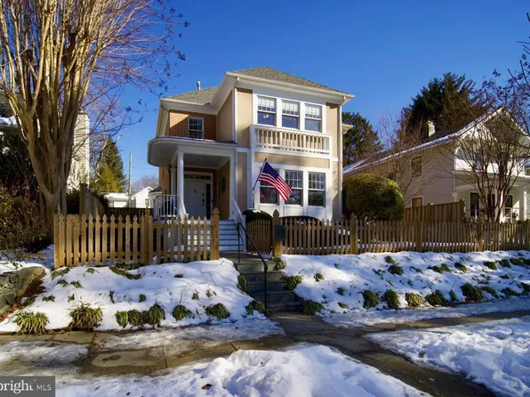 5745 Sherier Pl NW, Washington, DC 20016