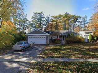 146 Evergreen Pkwy, Crystal Lake, IL 60014