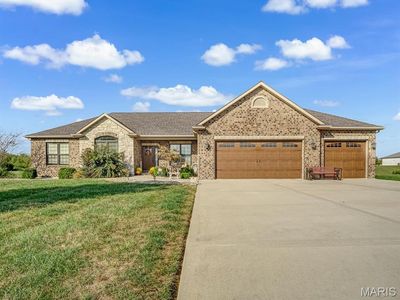 5181 White Oak Dr, Smithton, IL, 62285