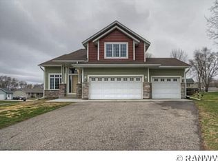 660 Flora Sq, Prescott, WI 54021