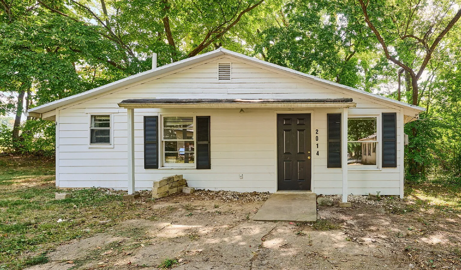 2 bed, 1.0 bath, 720 sqft, $1,000 — Photo 1
