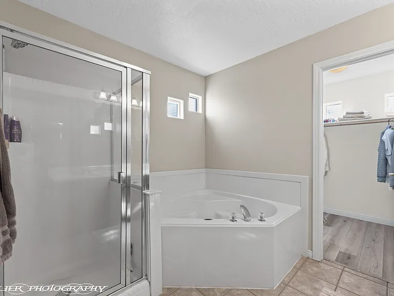 241 Palmer Ln — Photo 5