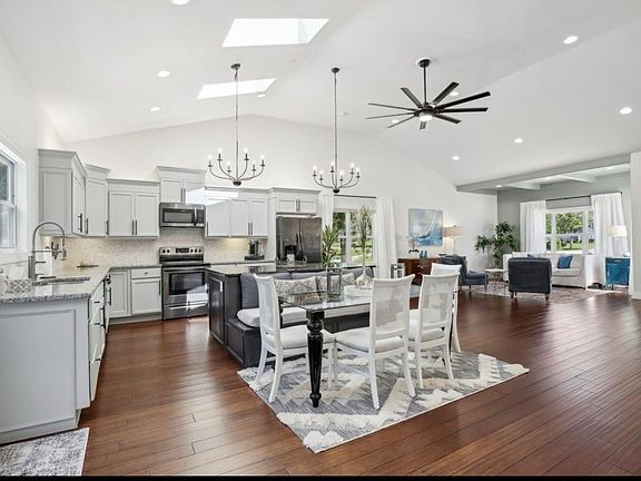 4th image of 644 Cheryl Ave