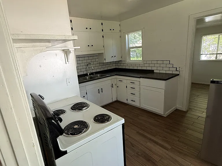 4428 Gleaves Ave — Photo 4