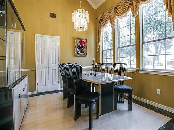 5th image of 401 Fairlands Cir