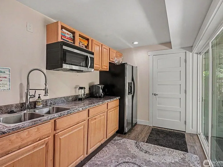9905 NE 124th St — Photo 14