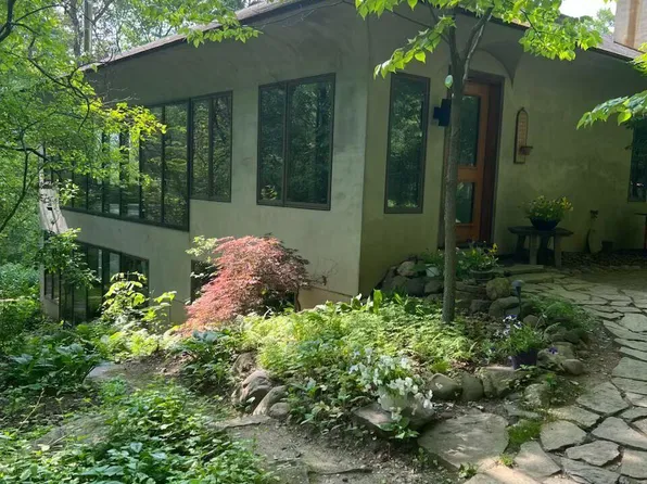 5891 Delano Rd, Oxford, MI 48371