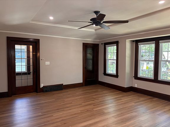 3rd image of 6647 W Lloyd St