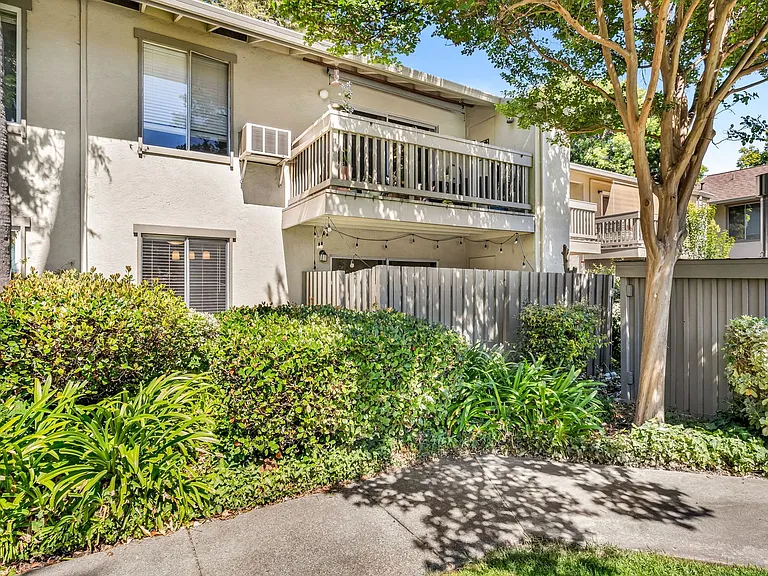 2562 Walnut Blvd #57 — Photo 30