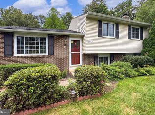 9813 Brightlea Dr, Vienna, VA 22181