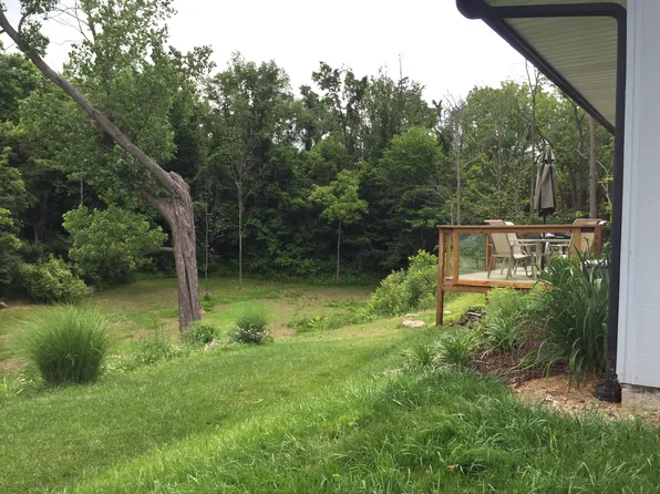 18277 E River Rd, Columbia Station, OH 44028