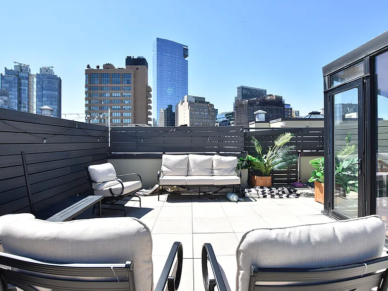 72 Thompson St #B — Photo 1